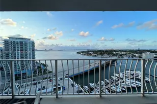 7601 E Treasure Dr, North Bay Village, FL 33141 - Photo 27