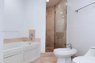 18201 Collins Ave, Sunny Isles Beach, FL 33160 - Photo 35