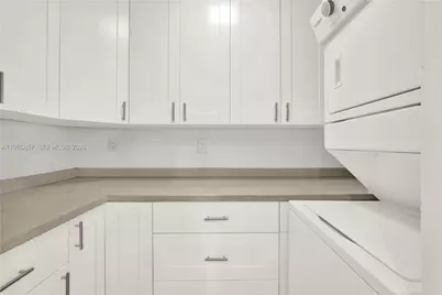 606 SW 58th Ct, Miami, FL 33144 - Photo 13