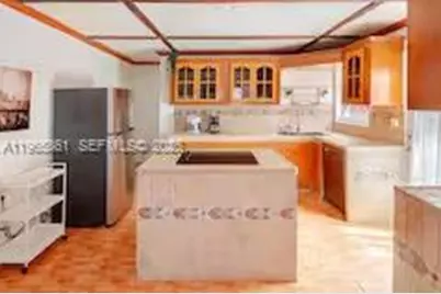 1545 NW 8th Ter, Miami, FL 33125 - Photo 7