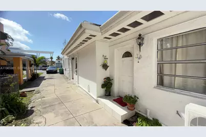 1545 NW 8th Ter, Miami, FL 33125 - Photo 35