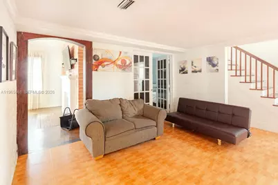 1545 NW 8th Ter, Miami, FL 33125 - Photo 5