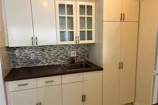 13250 SW 4th Ct, Pembroke Pines, FL 33027 - Photo 7