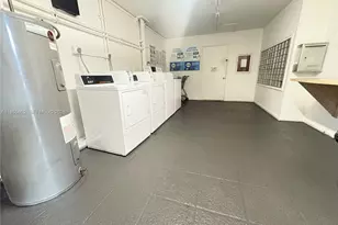 13250 SW 4th Ct, Pembroke Pines, FL 33027 - Photo 19