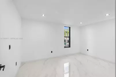 1644 NW 8th Ter, Miami, FL 33125 - Photo 21