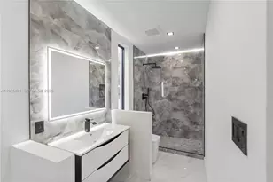 1644 NW 8th Terrace, Miami, FL 33125 - Photo 25