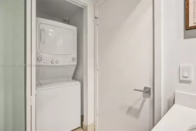 121 NE 34th St #2205, Miami, FL 33137 - Photo 31
