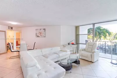 800 Parkview Dr #311, Hallandale Beach, FL 33009 - Photo 5