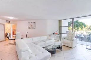 800 Parkview Dr, Hallandale Beach, FL 33009 - Photo 5