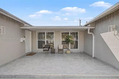 7520 Embassy Blvd, Miramar, FL 33023 - Photo 3