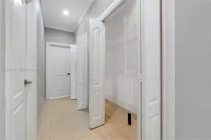 14813 NW 87th Pl, Miami Lakes, FL 33018 - Photo 31