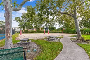 6 Chestnut Cir, Cooper City, FL 33026 - Photo 21