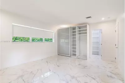 52 Camden Dr, Bal Harbour, FL 33154 - Photo 27