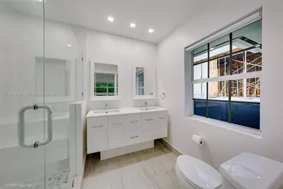 52 Camden Dr, Bal Harbour, FL 33154 - Photo 19