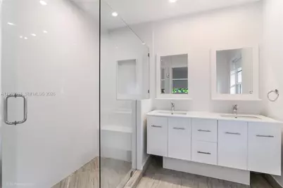 52 Camden Dr, Bal Harbour, FL 33154 - Photo 19