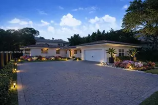 52 Camden Dr, Bal Harbour, FL 33154 - Photo 3