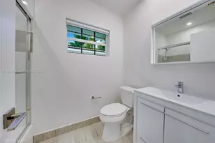 52 Camden Dr, Bal Harbour, FL 33154 - Photo 33