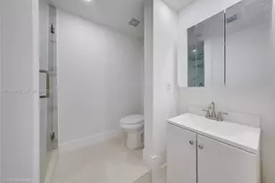 52 Camden Dr, Bal Harbour, FL 33154 - Photo 37