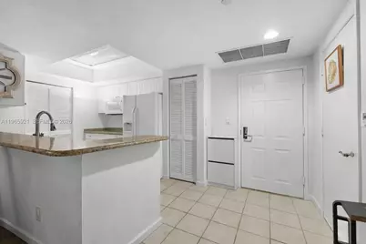 19501 W Country Club Dr #2415, Aventura, FL 33180 - Photo 7