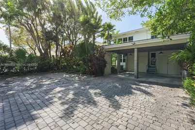 3911 Ponce De Leon Blvd #UPPR LEVEL, Coral Gables, FL 33134 - Photo 7