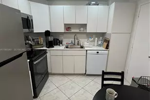 300 Bayview Dr, Sunny Isles Beach, FL 33160 - Photo 13