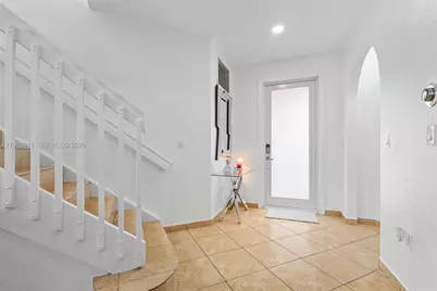 2328 NE 37th Ter, Homestead, FL 33033 - Photo 9