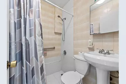 655 W 70th Pl, Hialeah, FL 33014 - Photo 29