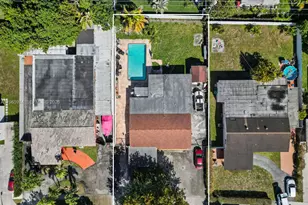 655 W 70 Pl, Hialeah, FL 33014 - Photo 11