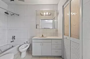 655 W 70 Pl, Hialeah, FL 33014 - Photo 33