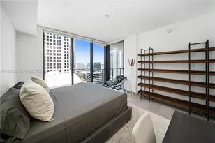 68 SE 6th St, Miami, FL 33131 - Photo 11