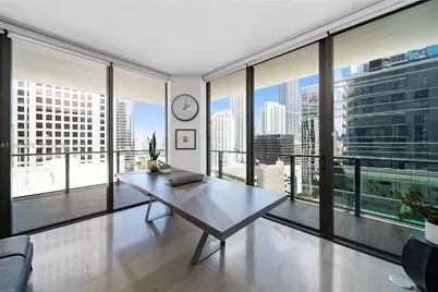 68 SE 6th St #1201, Miami, FL 33131 - Photo 7