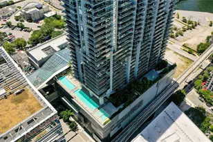 68 SE 6th St, Miami, FL 33131 - Photo 37