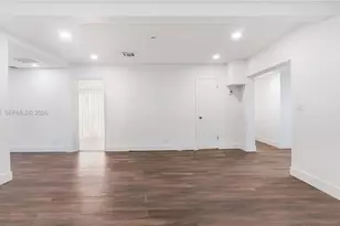 223 SW 1st Ct, Pompano Beach, FL 33060 - Photo 9