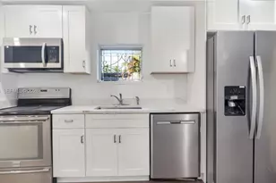 223 SW 1st Ct, Pompano Beach, FL 33060 - Photo 11