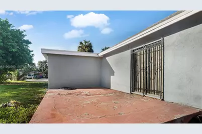 223 SW 1st Ct, Pompano Beach, FL 33060 - Photo 23