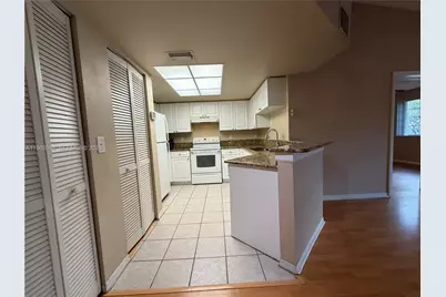 1600 S Crestwood Ct S #1612, Royal Palm Beach, FL 33411 - Photo 5