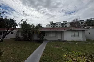 9421 SW 174th St, Palmetto Bay, FL 33157 - Photo 1