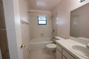 550 SW 115th Ave, Sweetwater, FL 33174 - Photo 9