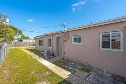 1763 NE 180th St, North Miami Beach, FL 33162 - Photo 27