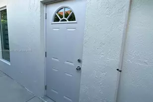 16520 SW 52nd St, Miami, FL 33185 - Photo 9