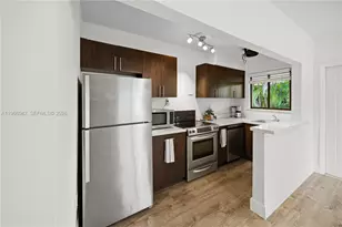 570 NE 69th St, Miami, FL 33138 - Photo 9