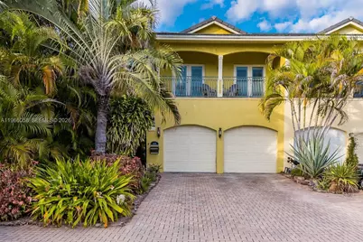 423 NE 23rd St, Wilton Manors, FL 33305 - Photo 1