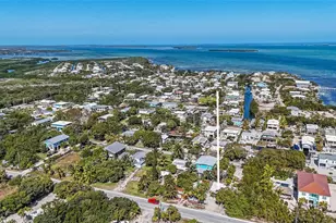 30950 Witters Ln, Big Pine, FL 33043 - Photo 17