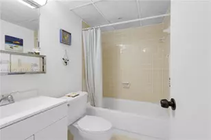 325 NW 72nd Ave, Miami, FL 33126 - Photo 13