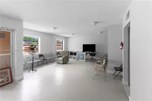 325 NW 72nd Ave, Miami, FL 33126 - Photo 33