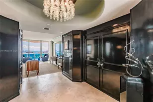 300 South Pointe Dr, Miami Beach, FL 33139 - Photo 11