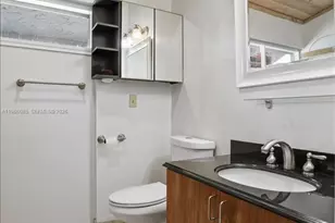 960 Bayberry Point Dr, Plantation, FL 33324 - Photo 25