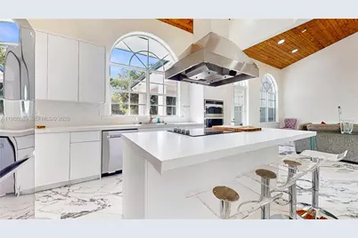 10340 SW 62nd St, Miami, FL 33173 - Photo 3