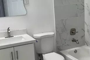 5725 NW 114th Path, Doral, FL 33178 - Photo 13