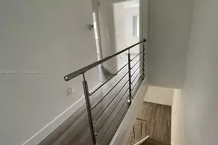 5725 NW 114th Path, Doral, FL 33178 - Photo 9